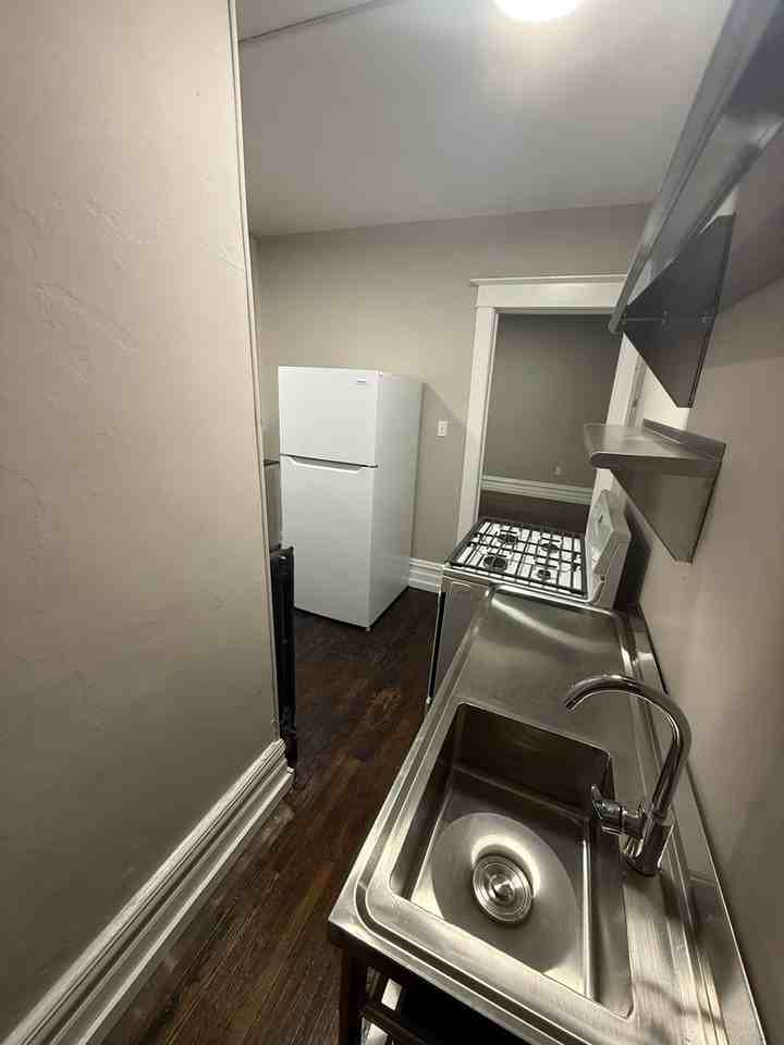 1014 Logan Avenue - Photo 6 of 16