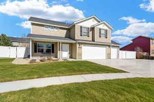 featured image of 1860 E Adelaide Dr #1