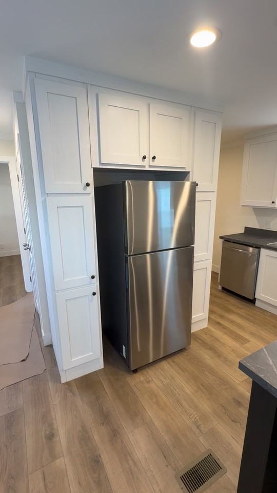 2100 Fisher St #3 - Photo 5 of 14