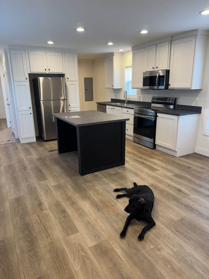 2100 Fisher St #3 - Photo 6 of 14