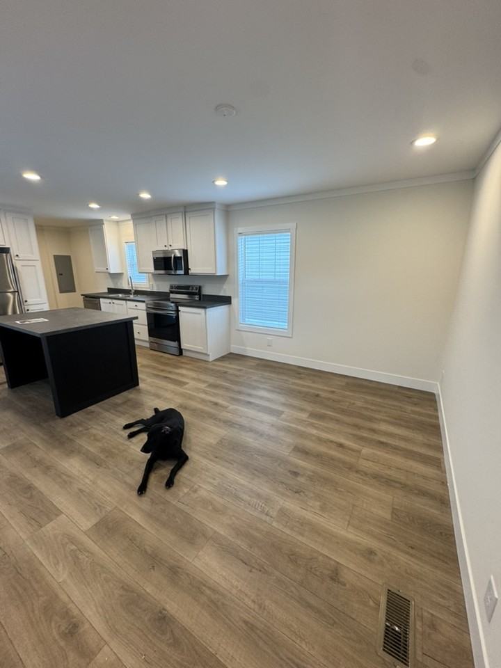 2100 Fisher St #3 - Photo 7 of 14