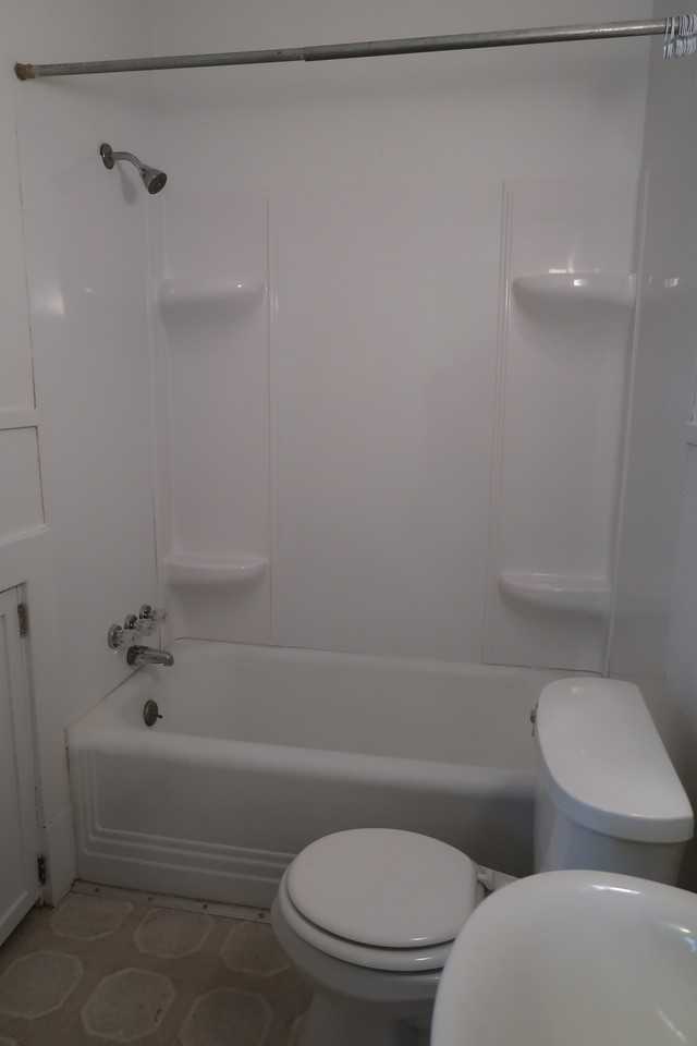 4904 Davenport Street #1 - Photo 7 of 11