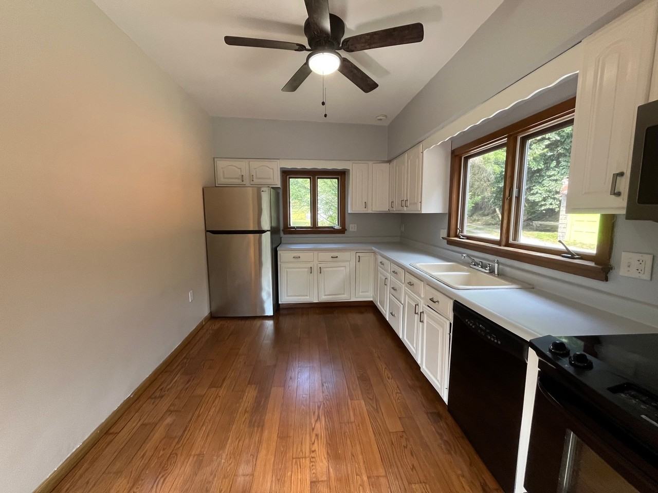 1816 Buena Vista St #1 - Photo 2 of 43