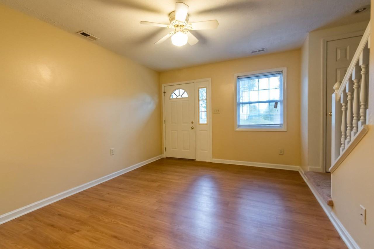 730 E Sherwood Hills Dr - Photo 2 of 11