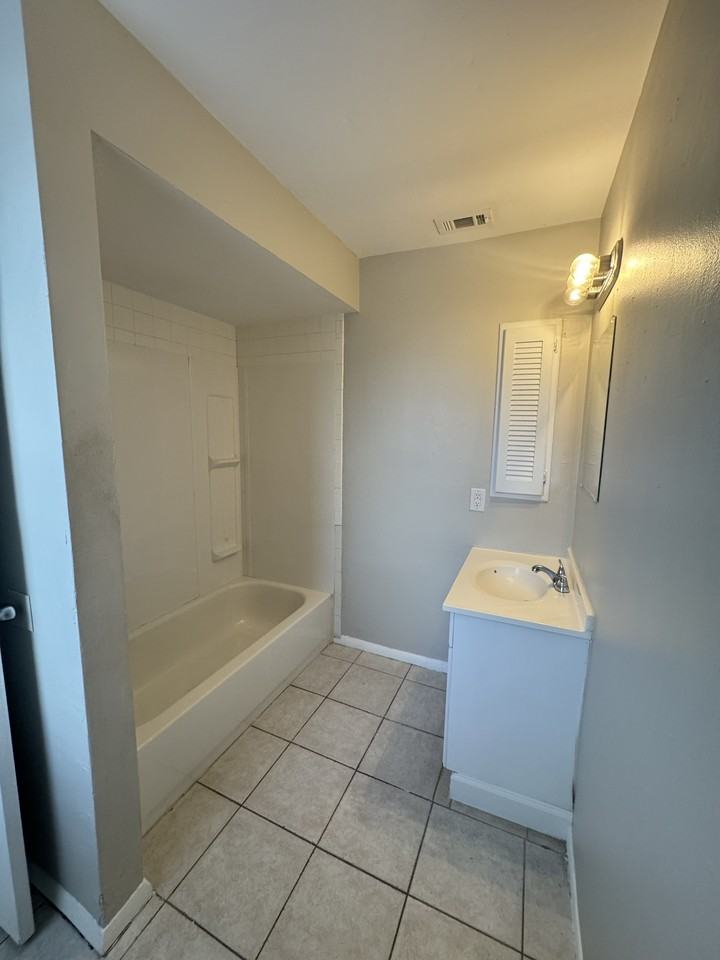 533 SE 6th Ter 1-4 (ZFI) - 2 #2 - Photo 7 of 10