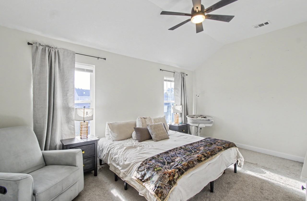 1052 Grayson Ave #1 - Photo 3 of 26