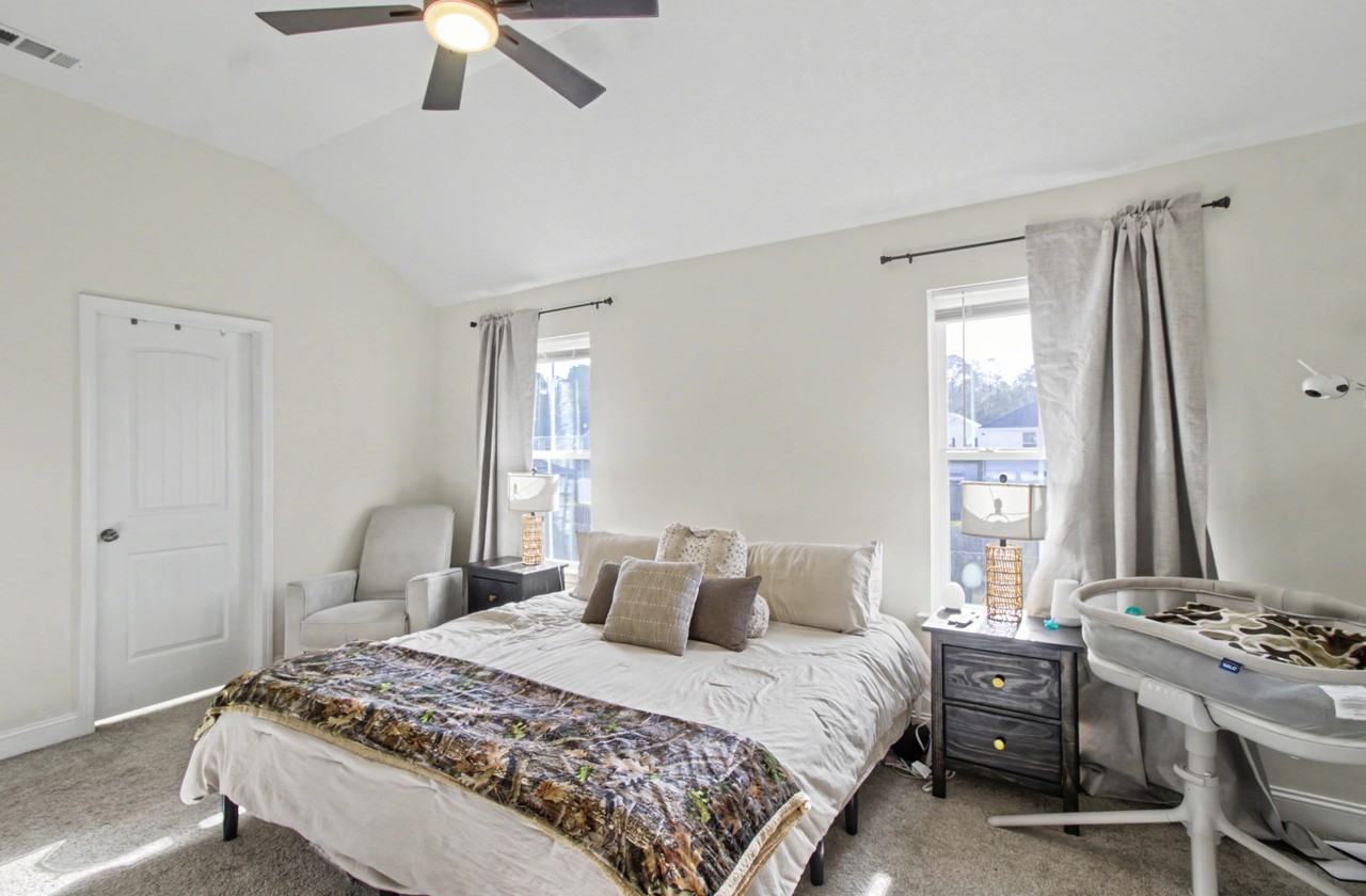 1052 Grayson Ave #1 - Photo 4 of 26