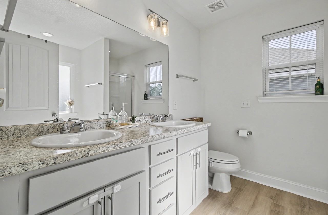 1052 Grayson Ave #1 - Photo 5 of 26