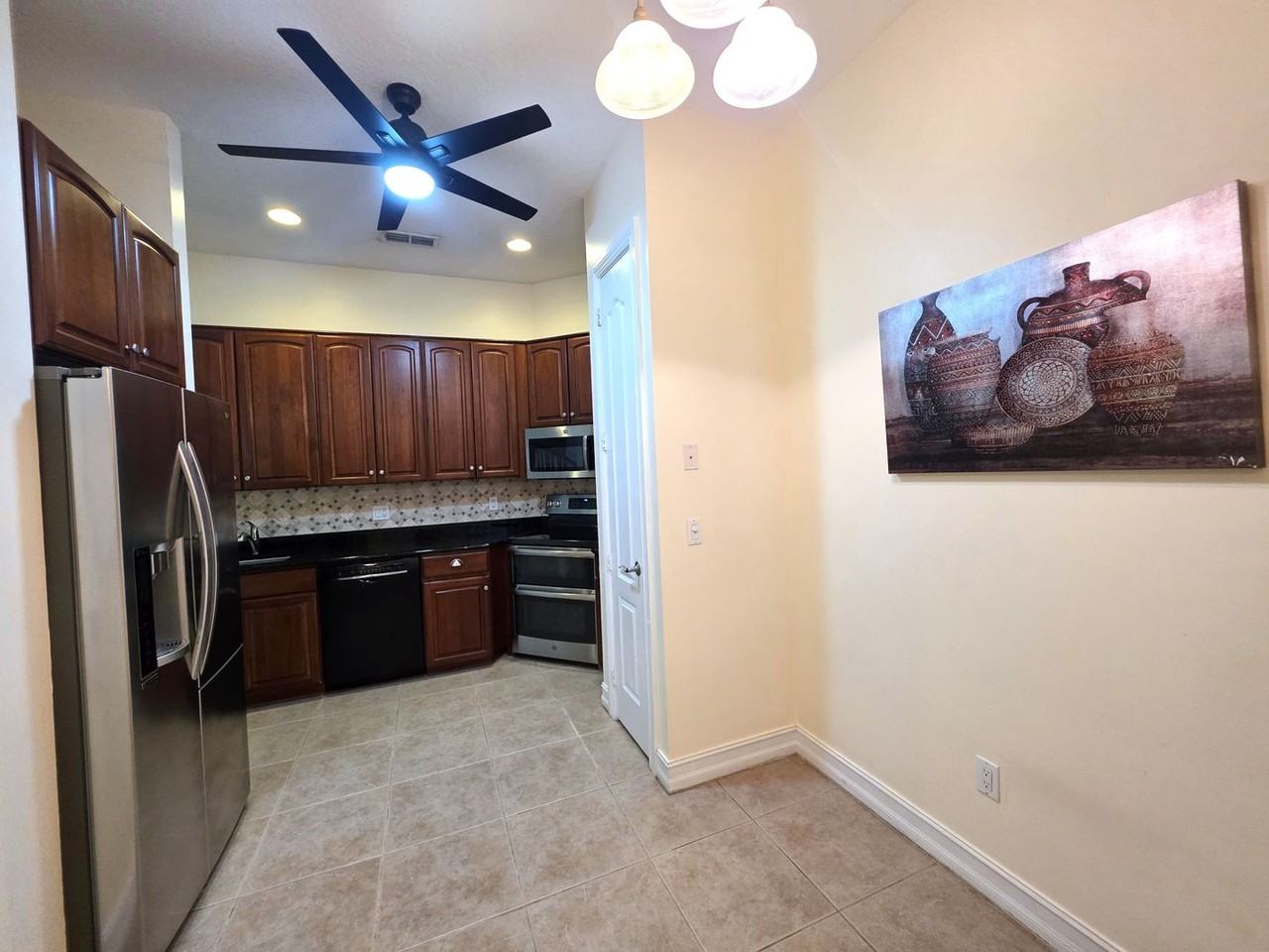 1825 Bridgepointe Cir #14 - Photo 4 of 50