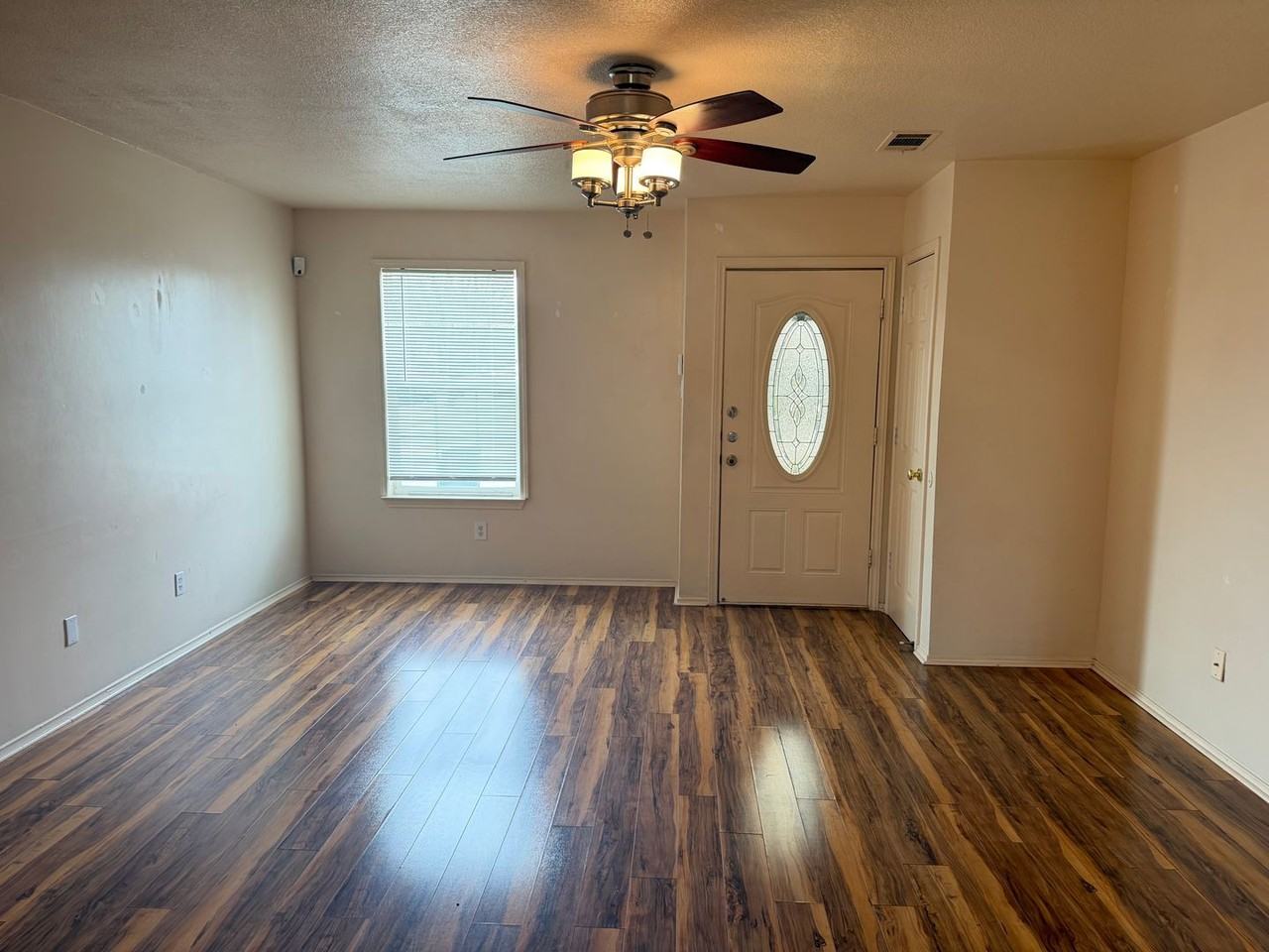 2804 Blackburn Dr - Photo 2 of 8