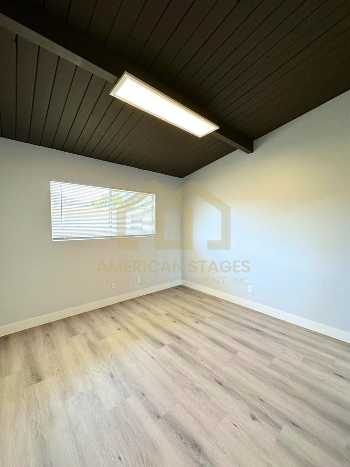 332 N L St #D - Photo 6 of 11