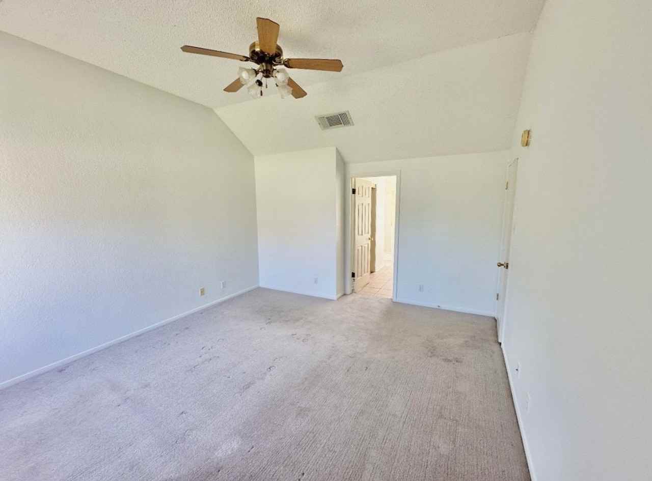 706 Man O War Dr - Photo 7 of 14