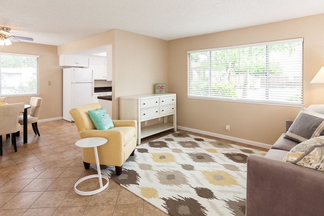 Campus Court Apartments - Photo 2 of 21