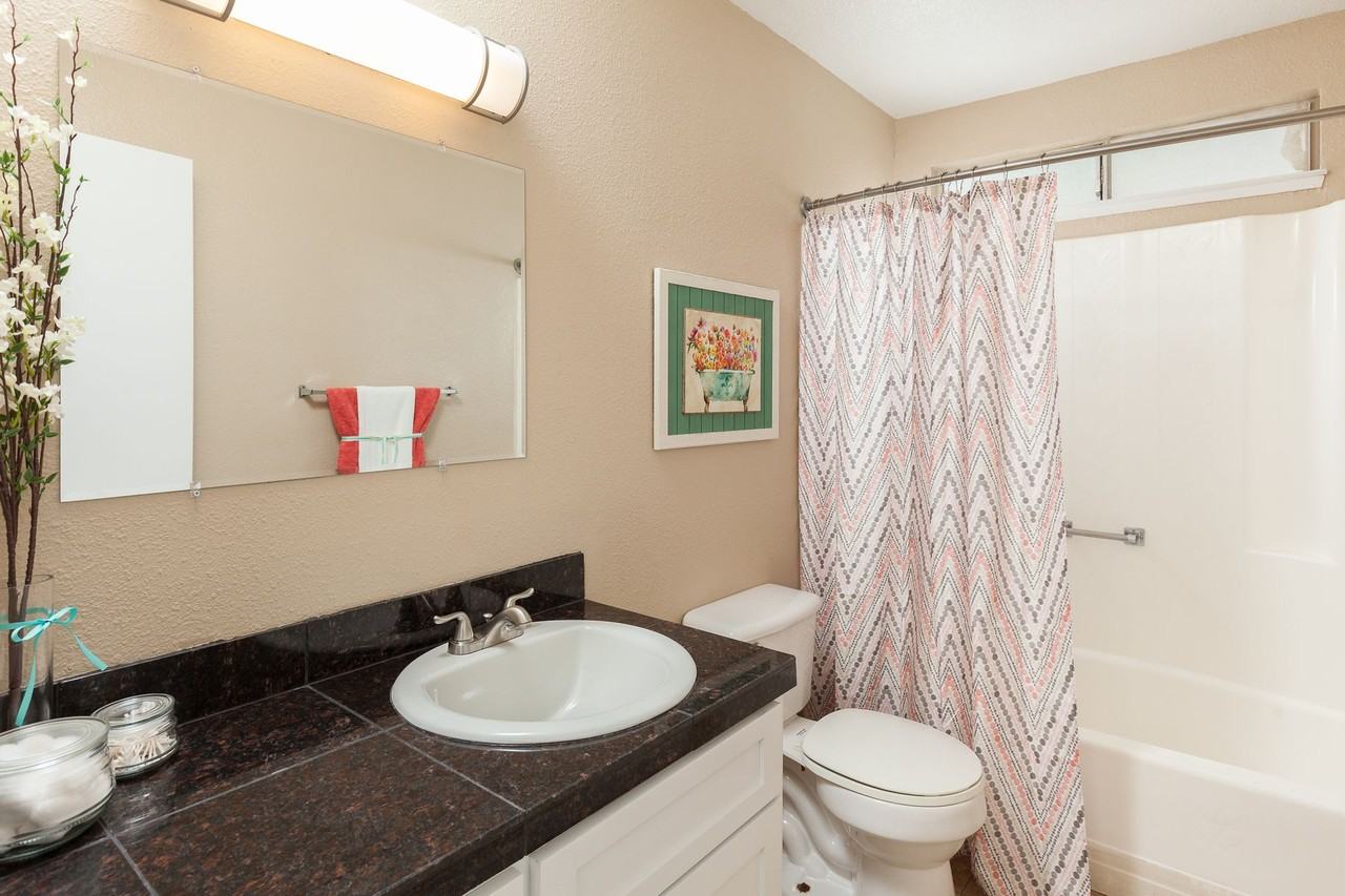 Campus Court Apartments - Photo 7 of 21