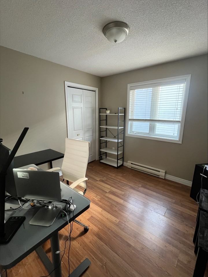 13 Penney Cres #1 - Photo 4 of 10