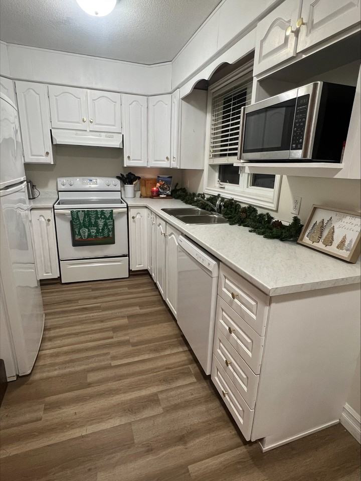 13 Penney Cres #1 - Photo 5 of 10