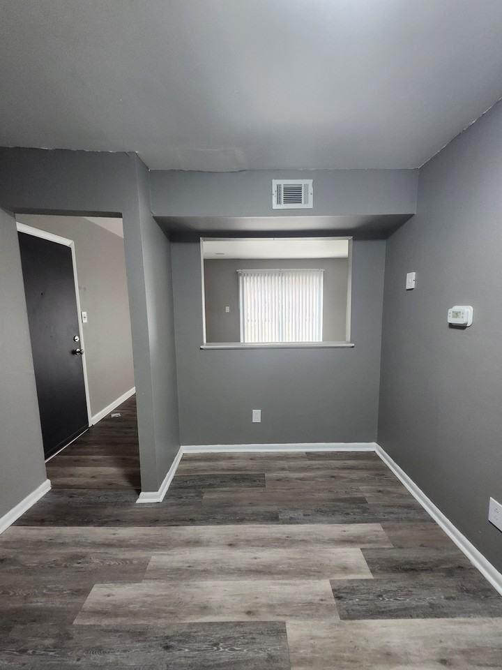 856 Coolbrook Rd #856-5 - Photo 2 of 8