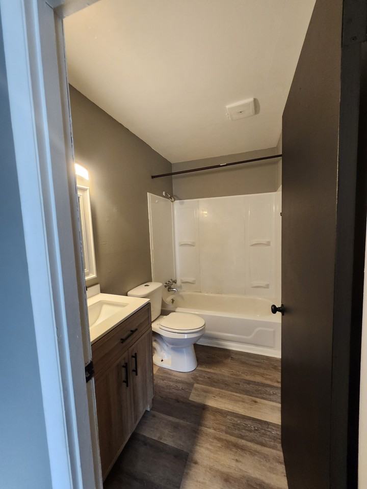 856 Coolbrook Rd #856-5 - Photo 5 of 8