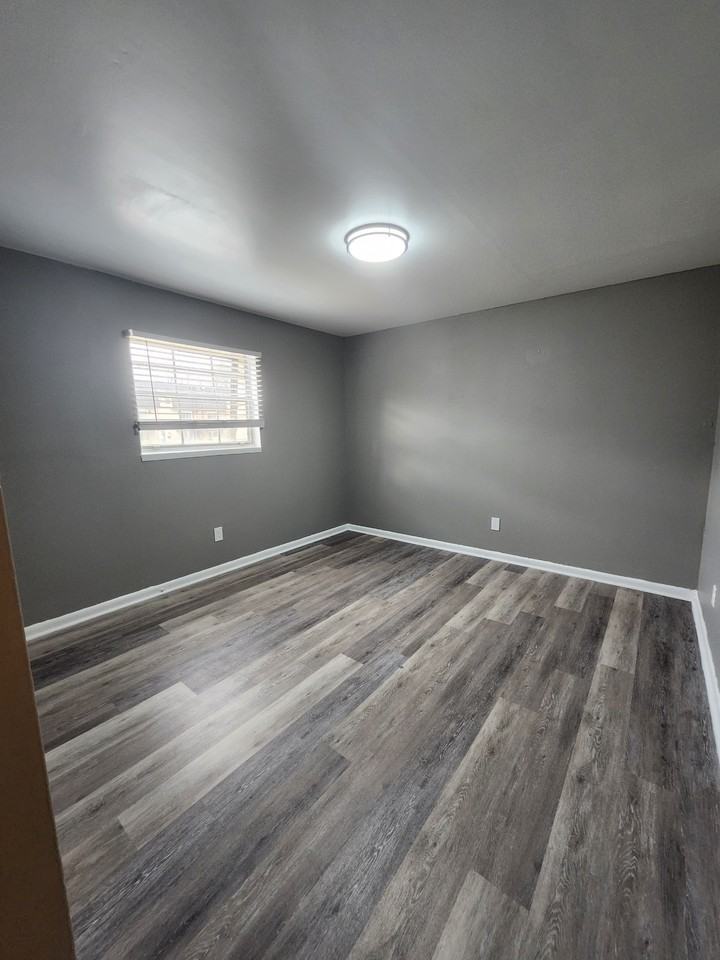 856 Coolbrook Rd #856-5 - Photo 7 of 8