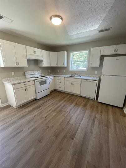 329 N King Ave #1 - Photo 2 of 13