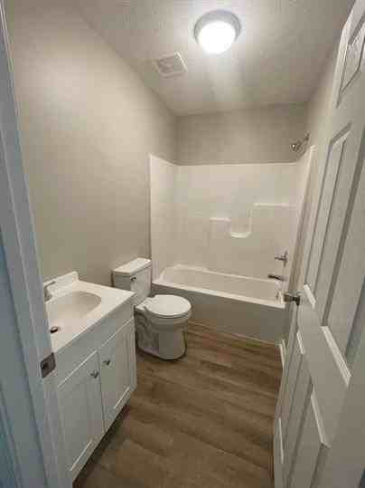 329 N King Ave #1 - Photo 4 of 13