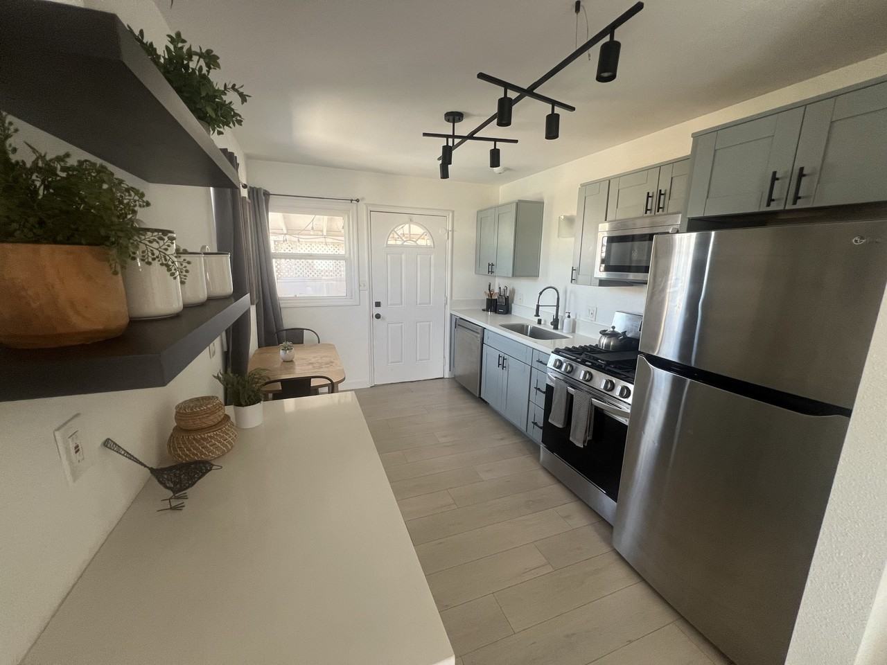 3941 Marine View Ave #1 - Photo 6 of 15