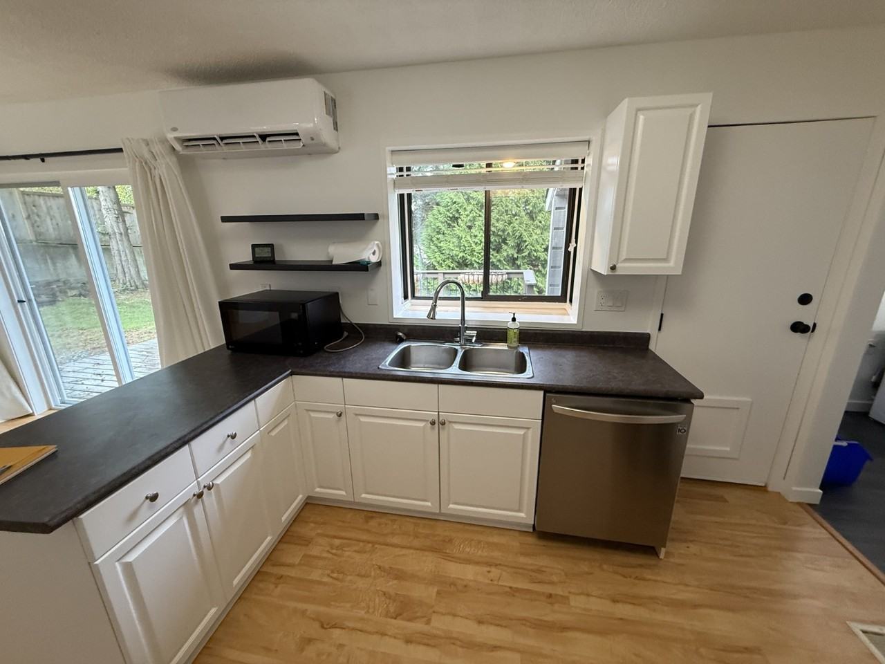 5479 Clipper Dr #1 - Photo 4 of 32