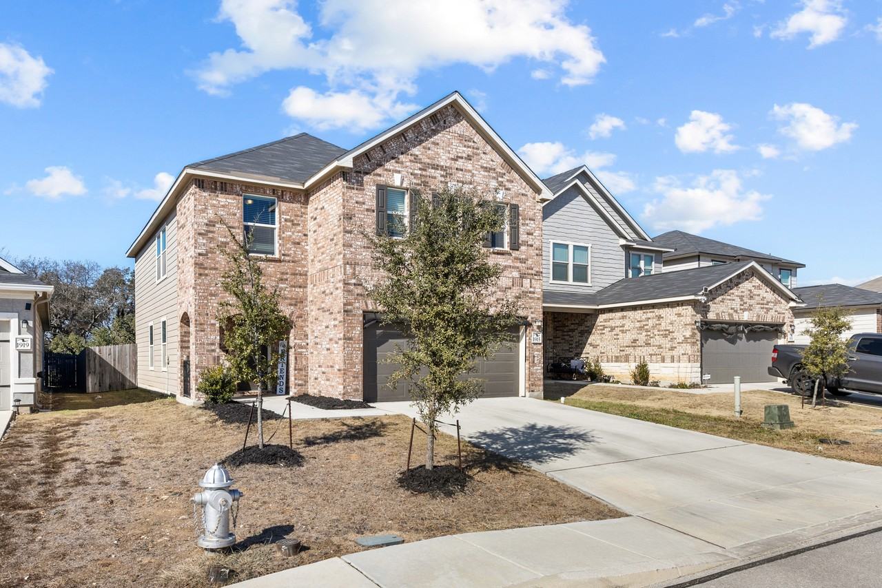 1915 Overlook Knl #1 - Photo 2 of 28