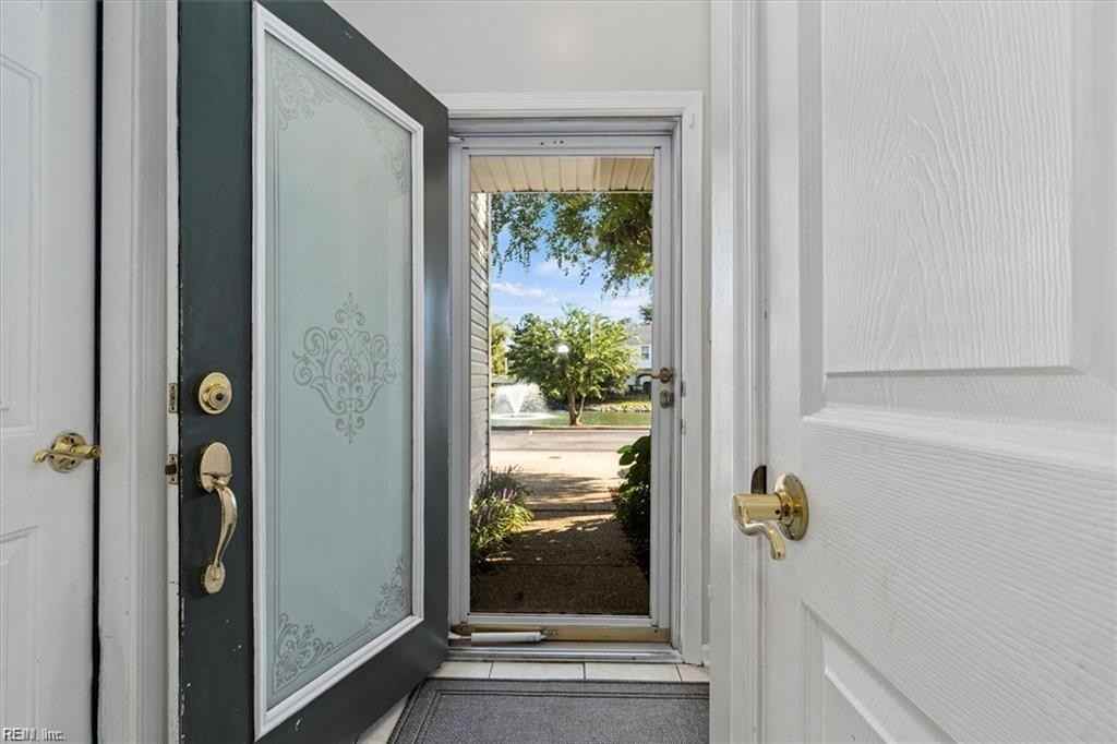 4975 Kemps Lake Dr #1 - Photo 3 of 32