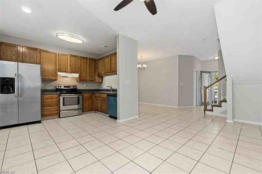 4975 Kemps Lake Dr #1 - Photo 7 of 32