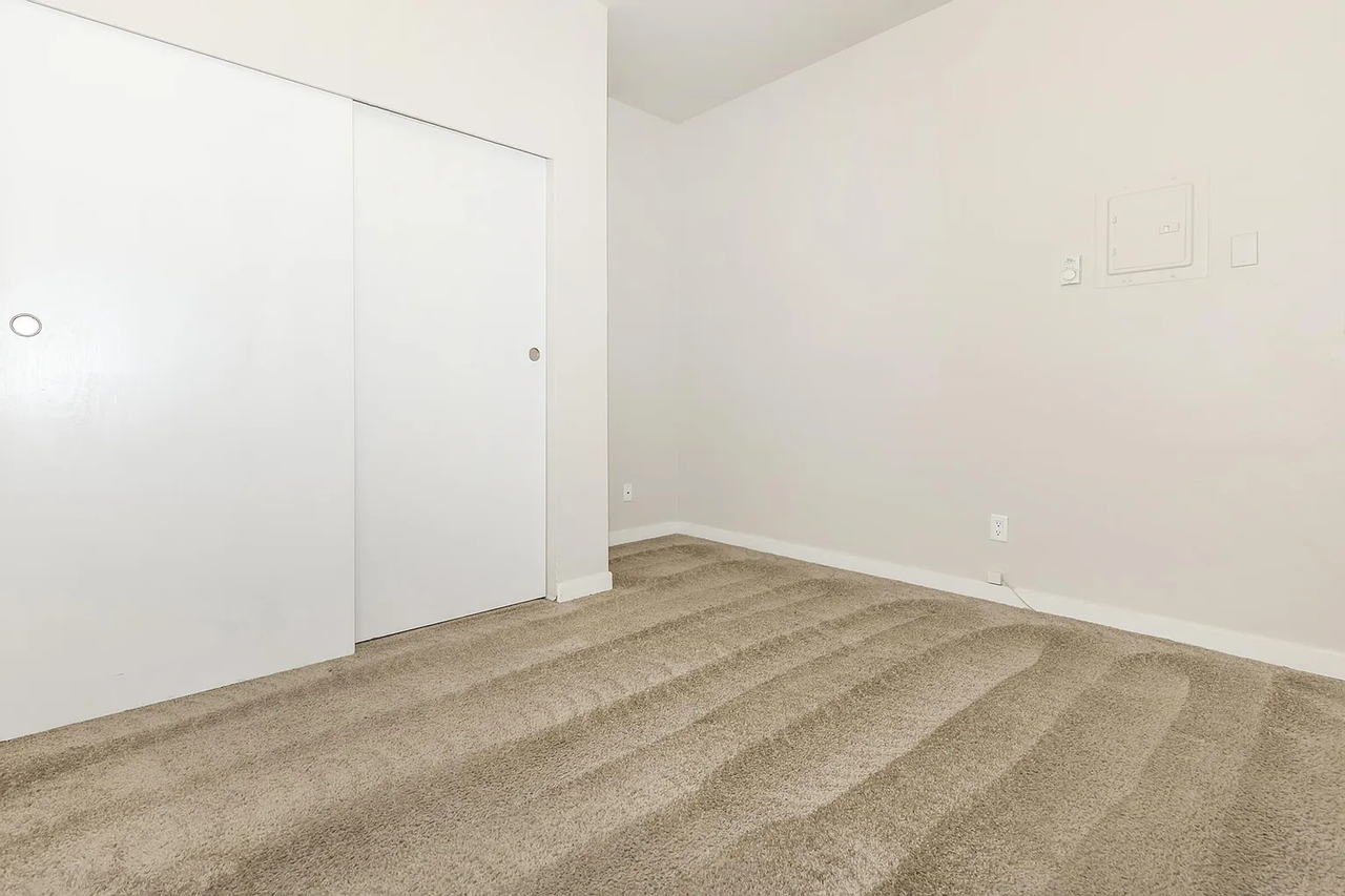 100 on 6th - Photo 4 of 44