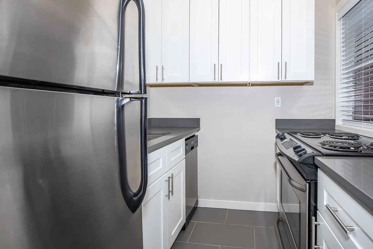 100 on 6th - Photo 5 of 44