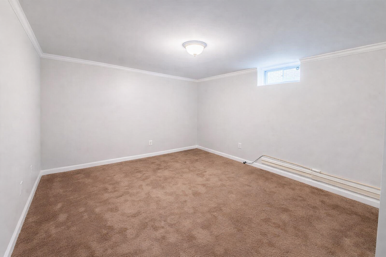 1524 1524 MCFARLAND ROADAPT 2 #2 - Photo 4 of 5