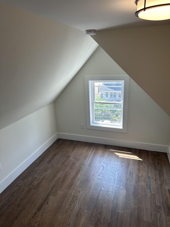 46 N Jefferson St #3 - Photo 3 of 12