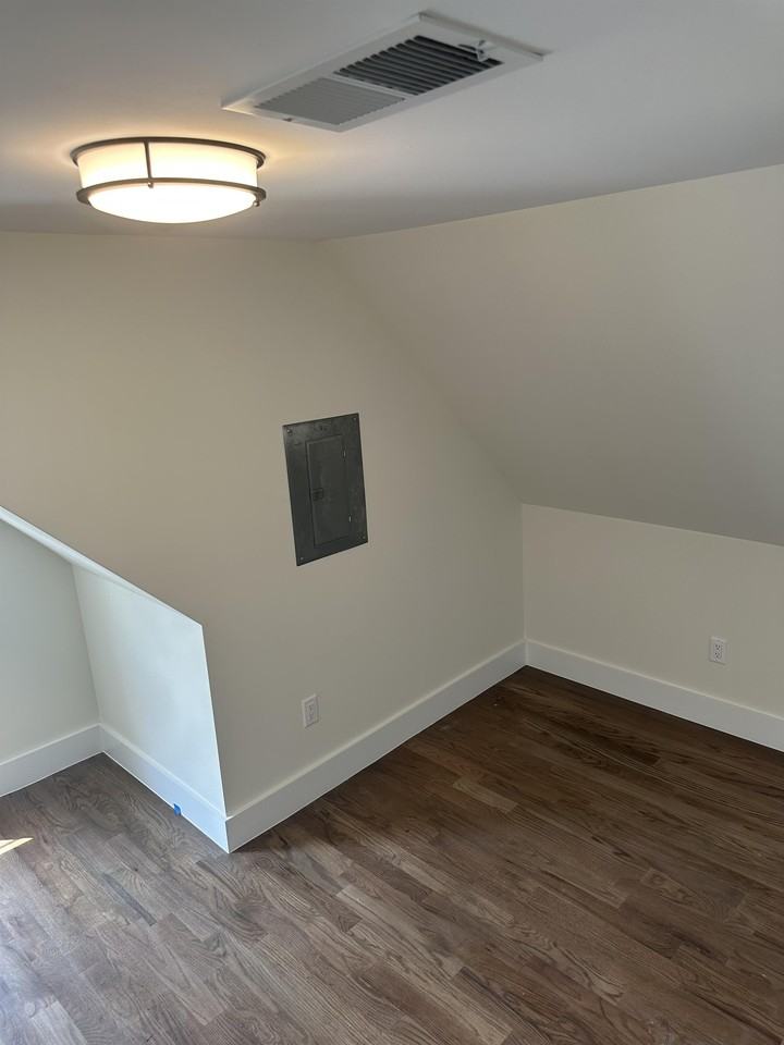 46 N Jefferson St #3 - Photo 4 of 12