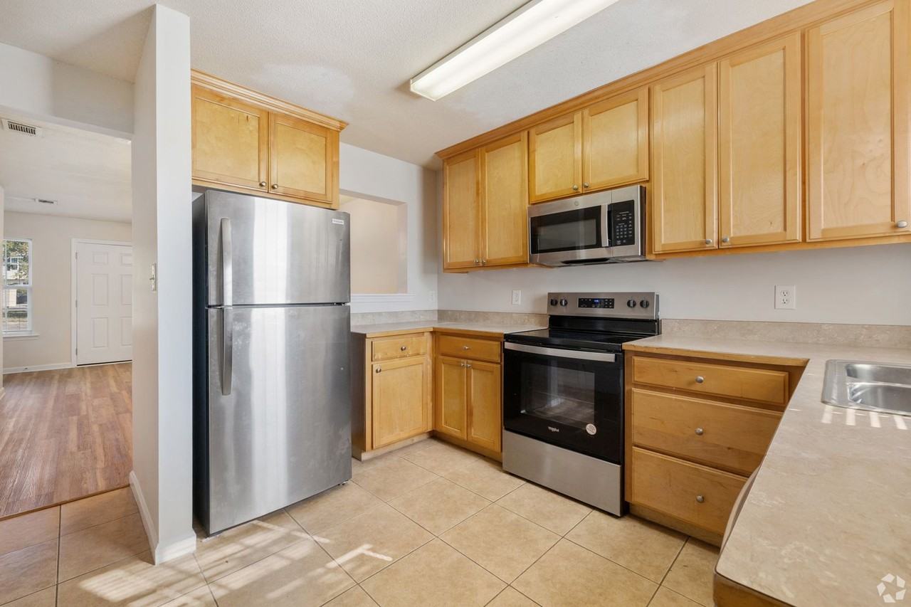 2415 Seth Pl #D29 - Photo 5 of 11