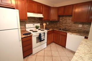 1207 LOGAN ROADAPT K #K - Photo 1 of 1