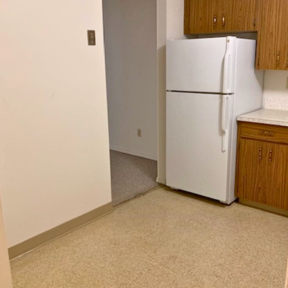 10601 100 St #324 - Photo 5 of 11