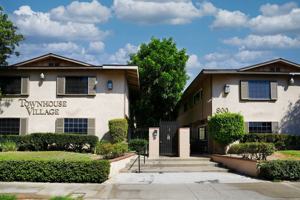 featured image of 800 S Azusa Ave