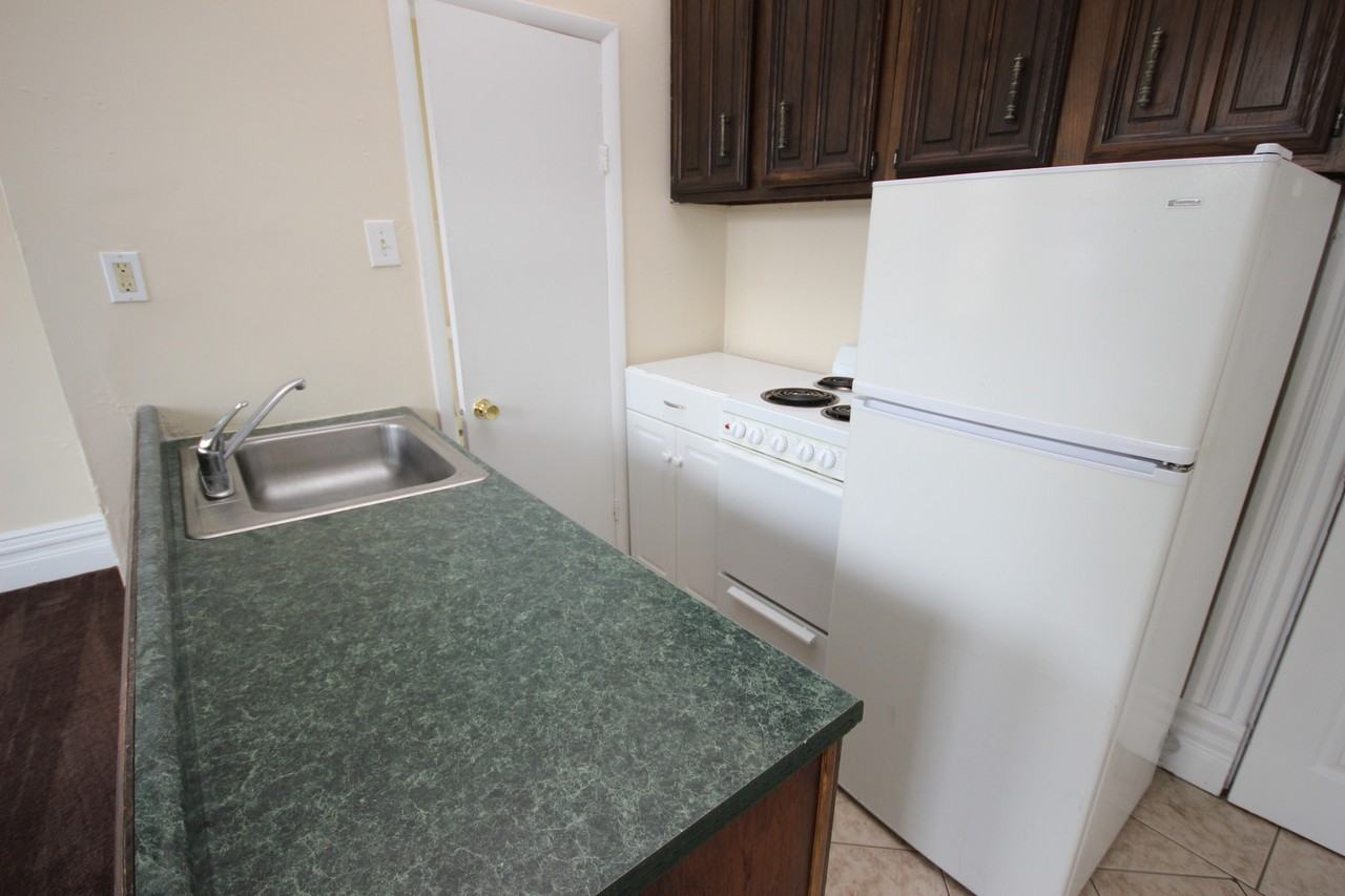 308 NORTH NEVILLE STREETAPT 3 #3 - Photo 4 of 7