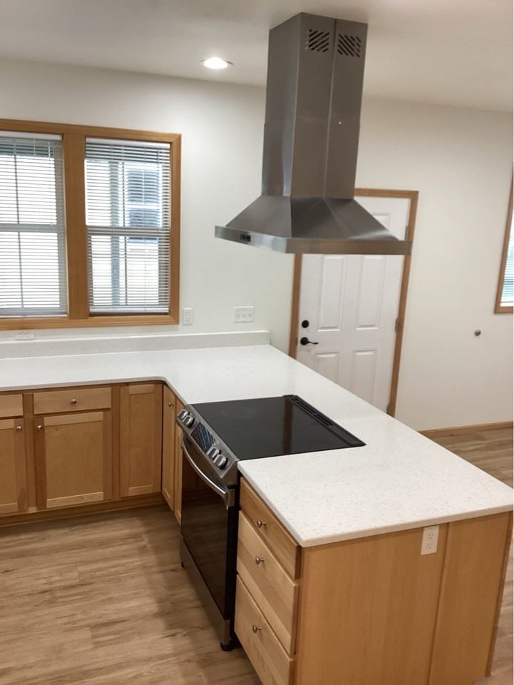 648 Nw Coast St #1 - Photo 5 of 15