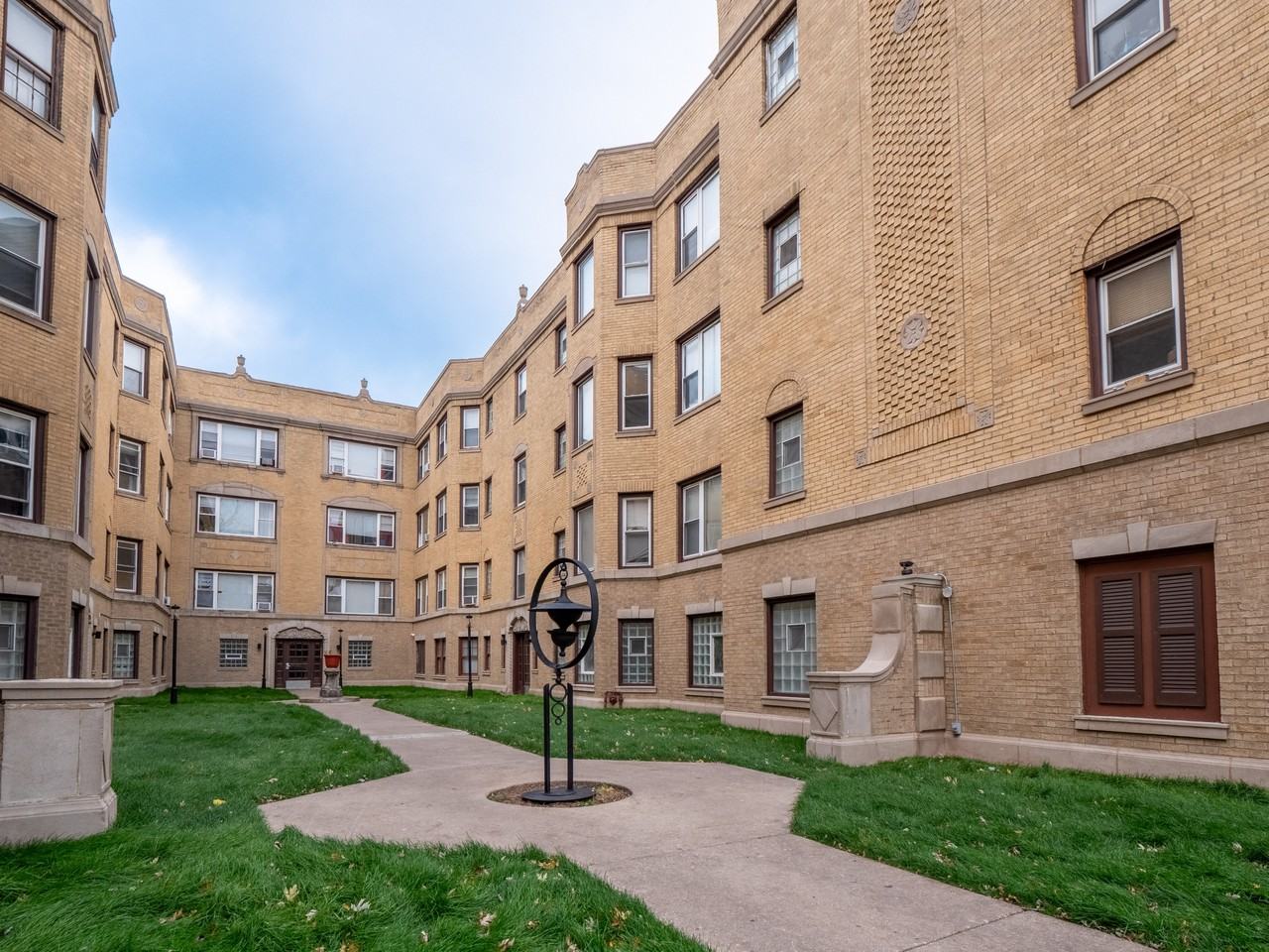 7377 N Damen Ave Apt J2 #J2 - Photo 6 of 17