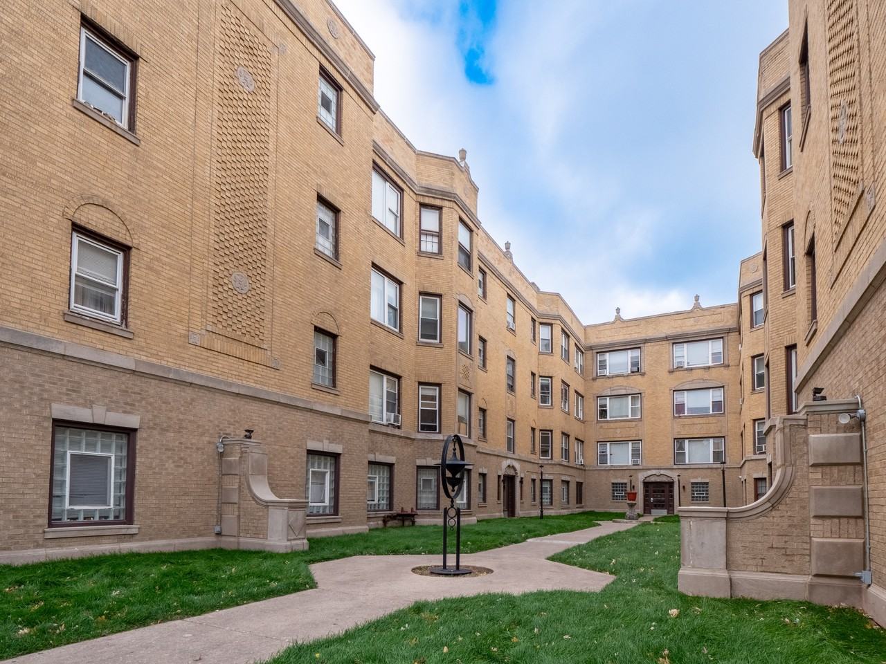 7377 N Damen Ave Apt J2 #J2 - Photo 7 of 17