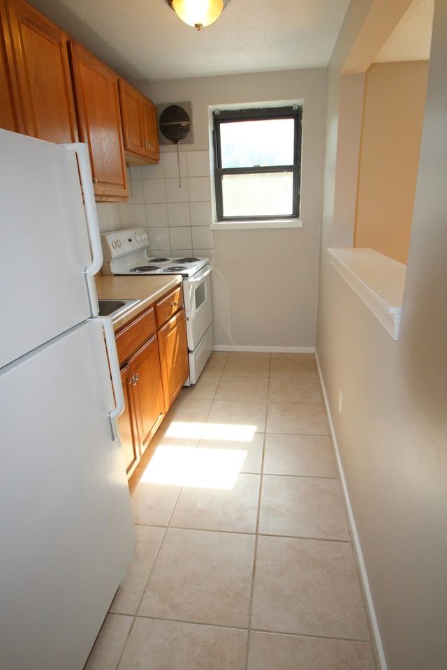 131 MOUNT LEBANON BOULEVARDAPT 15 #15 - Photo 4 of 12