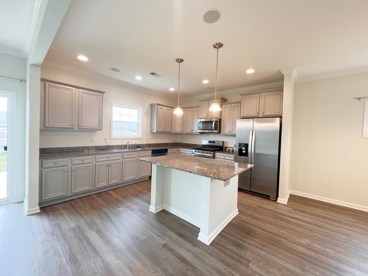 720 Stilmore Dr #1 - Photo 3 of 29