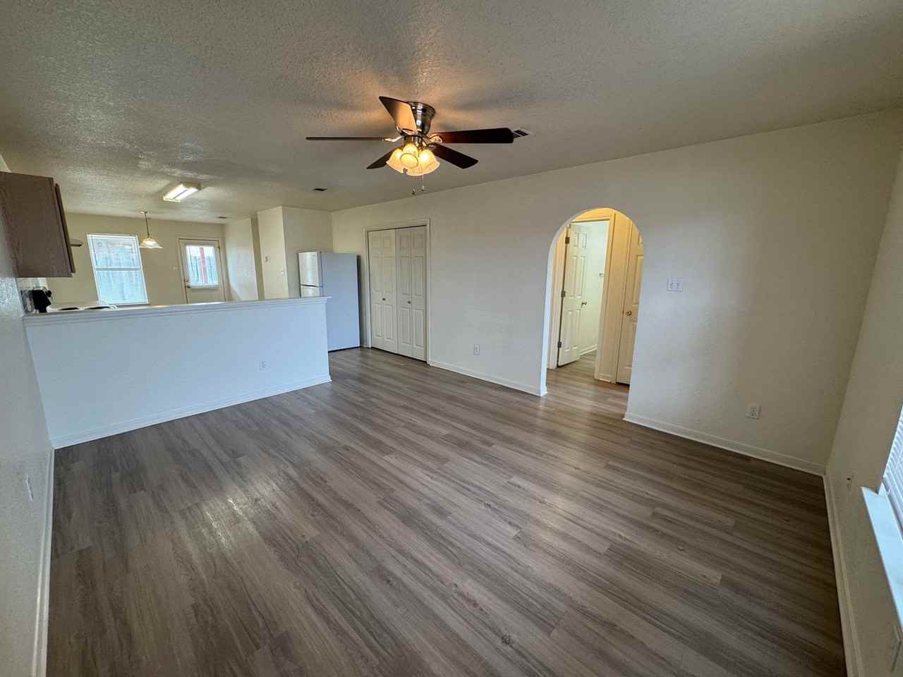 1606 Dugger Cir #B - Photo 4 of 25