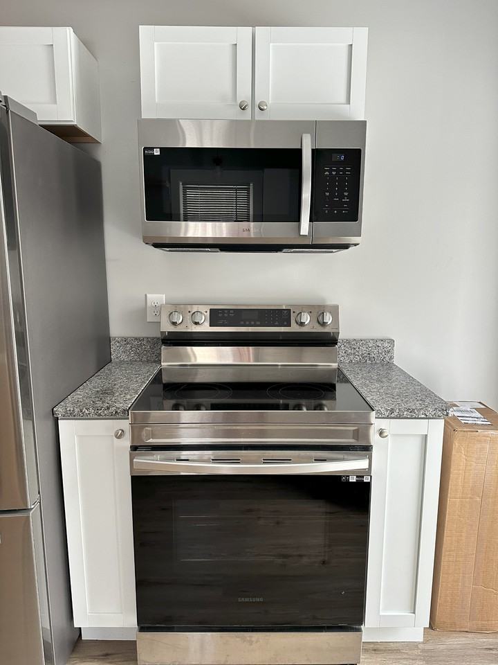 34 Windsor St #2 - Photo 2 of 31