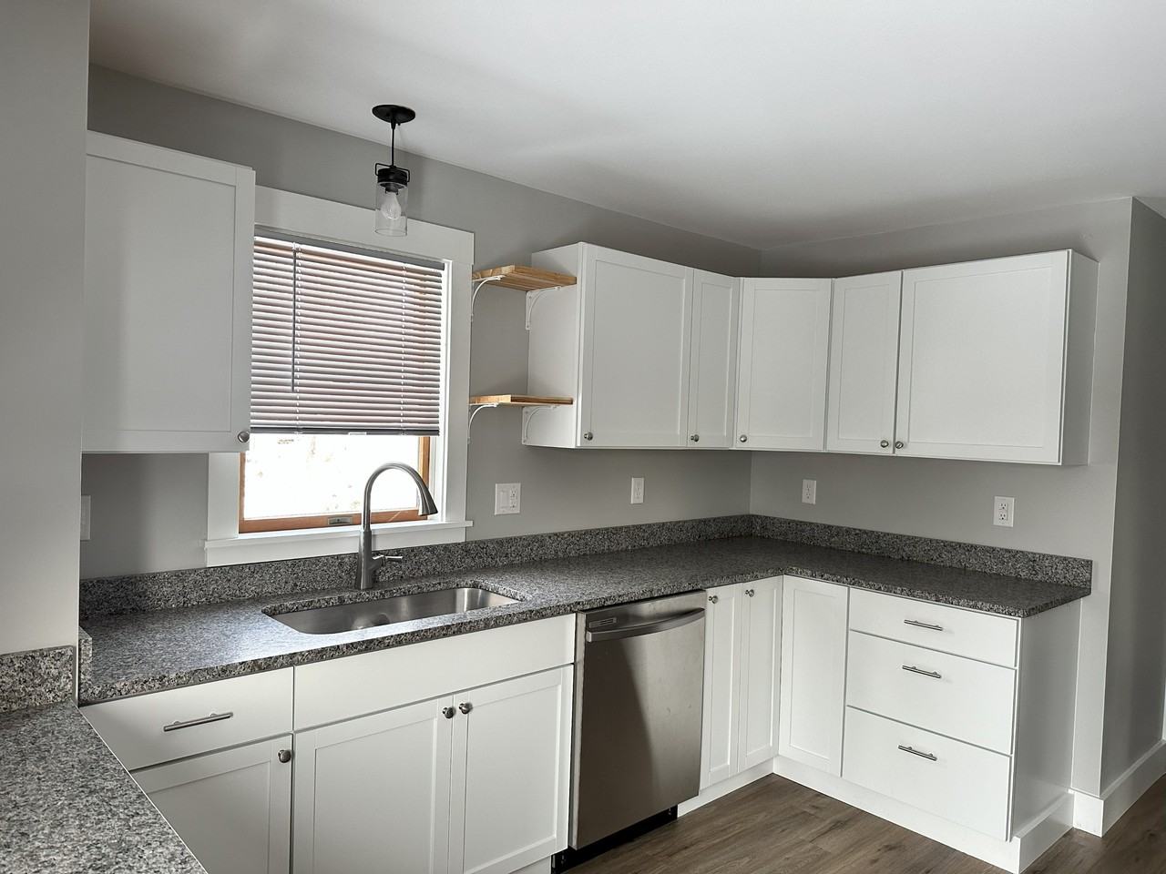 34 Windsor St #2 - Photo 4 of 31