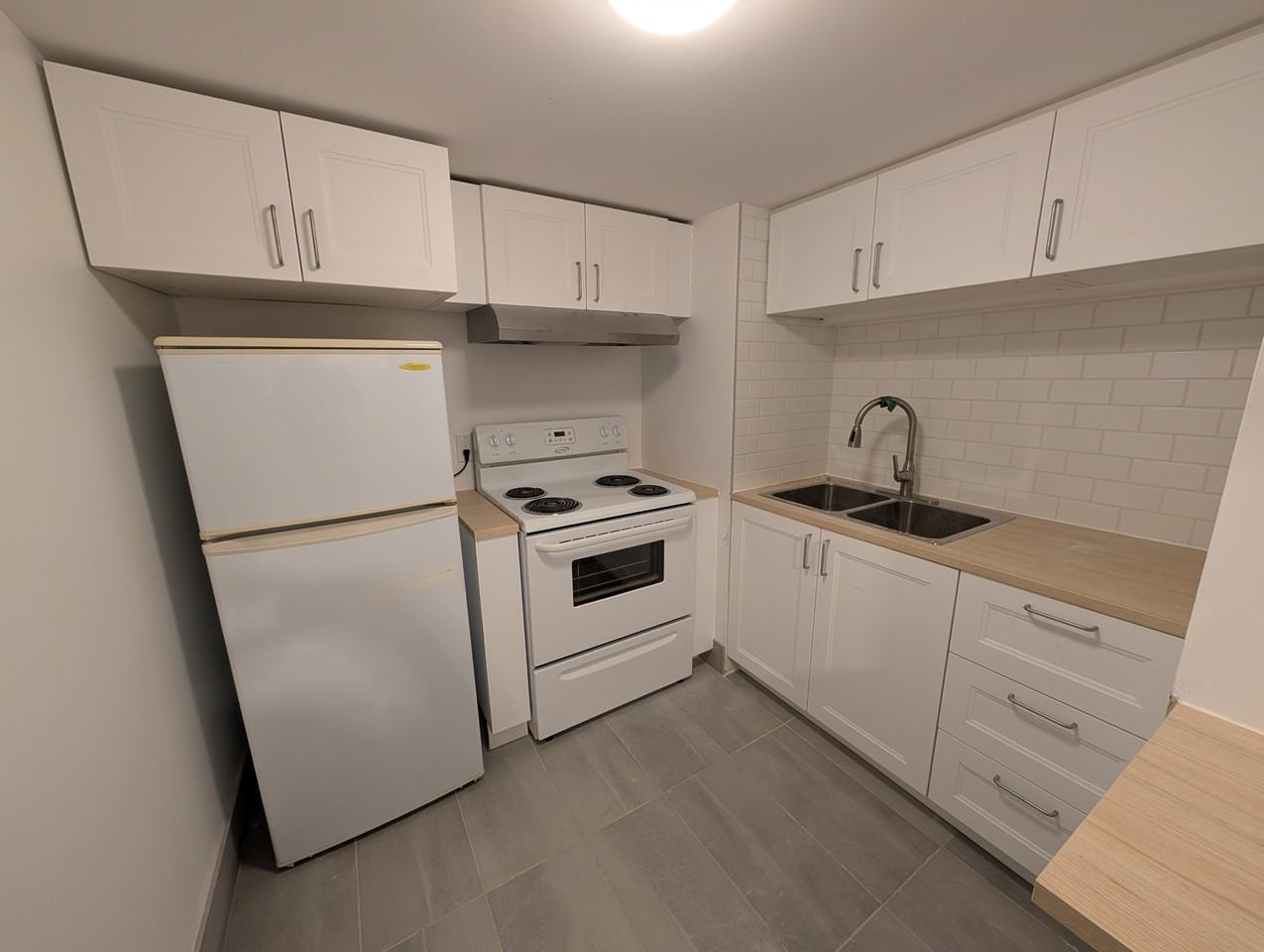 324 Laurier Ave E #1 - Photo 2 of 12