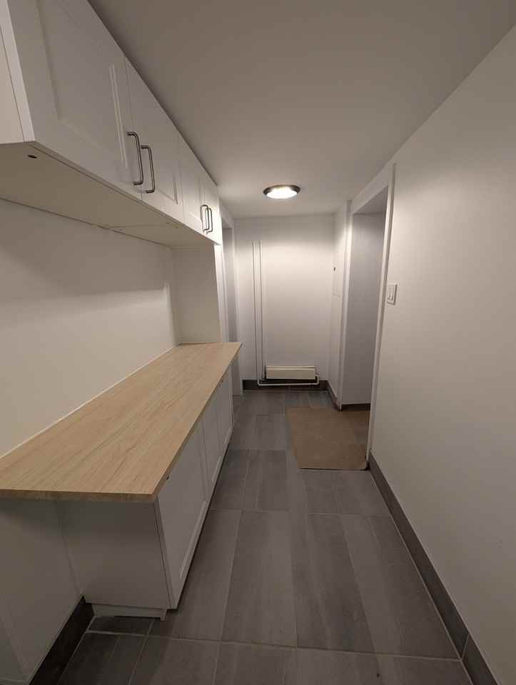 324 Laurier Ave E #1 - Photo 3 of 12